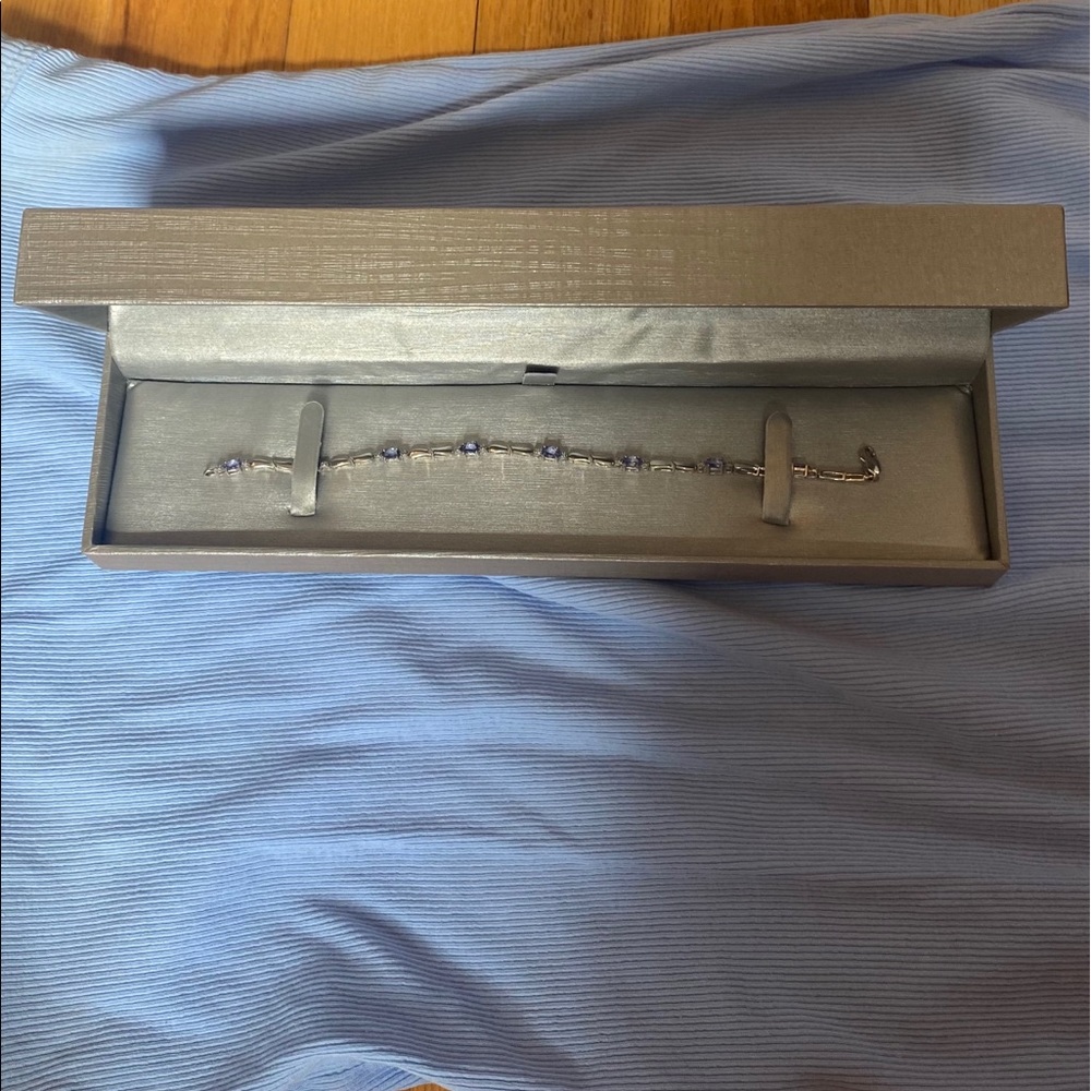 New Bracelet - Picture 2 of 2